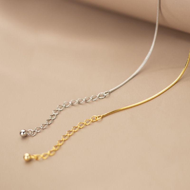 Women's Fashion Simple Snake Bone Chain Light Bead Bracelet