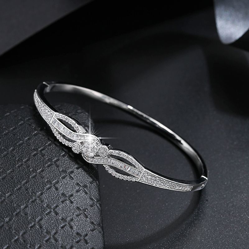 Gypsophila Bracelet Fashion Temperament Zircon Bracelet 18K Gold Plated Zicron Inlaid Holiday Style