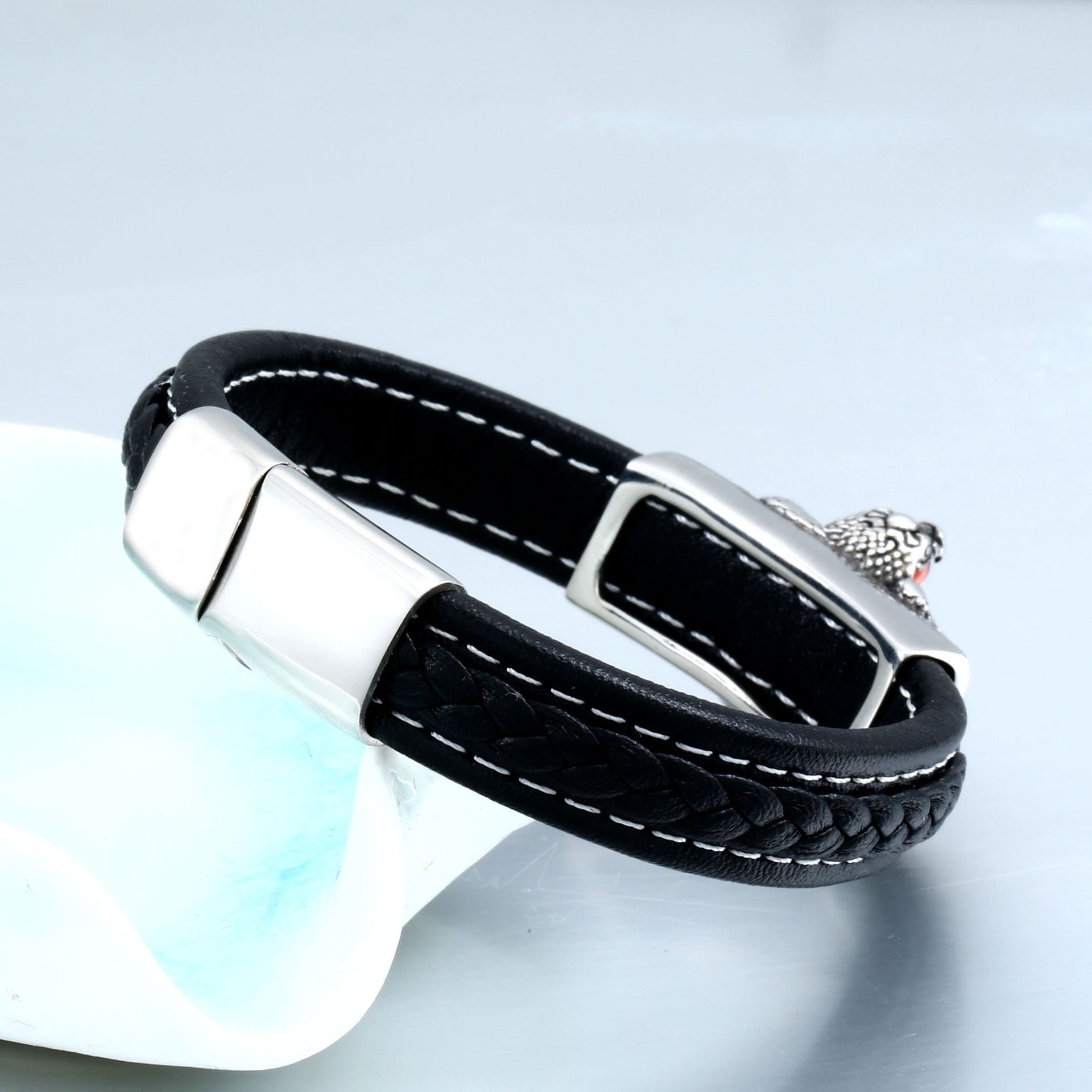 Personalized Retro Ornament Titanium Steel Men's Leather Cobra Bracelet