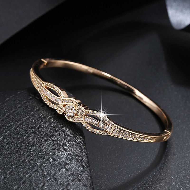 Gypsophila Bracelet Fashion Temperament Zircon Bracelet 18K Gold Plated Zicron Inlaid Holiday Style