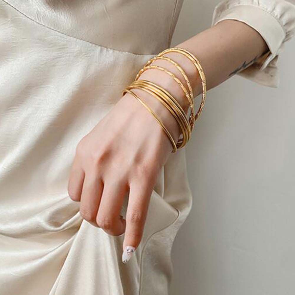 7 Pcs Gold Color Simple Bracelet Layered Thin Bracelet for Women; Random Pattern